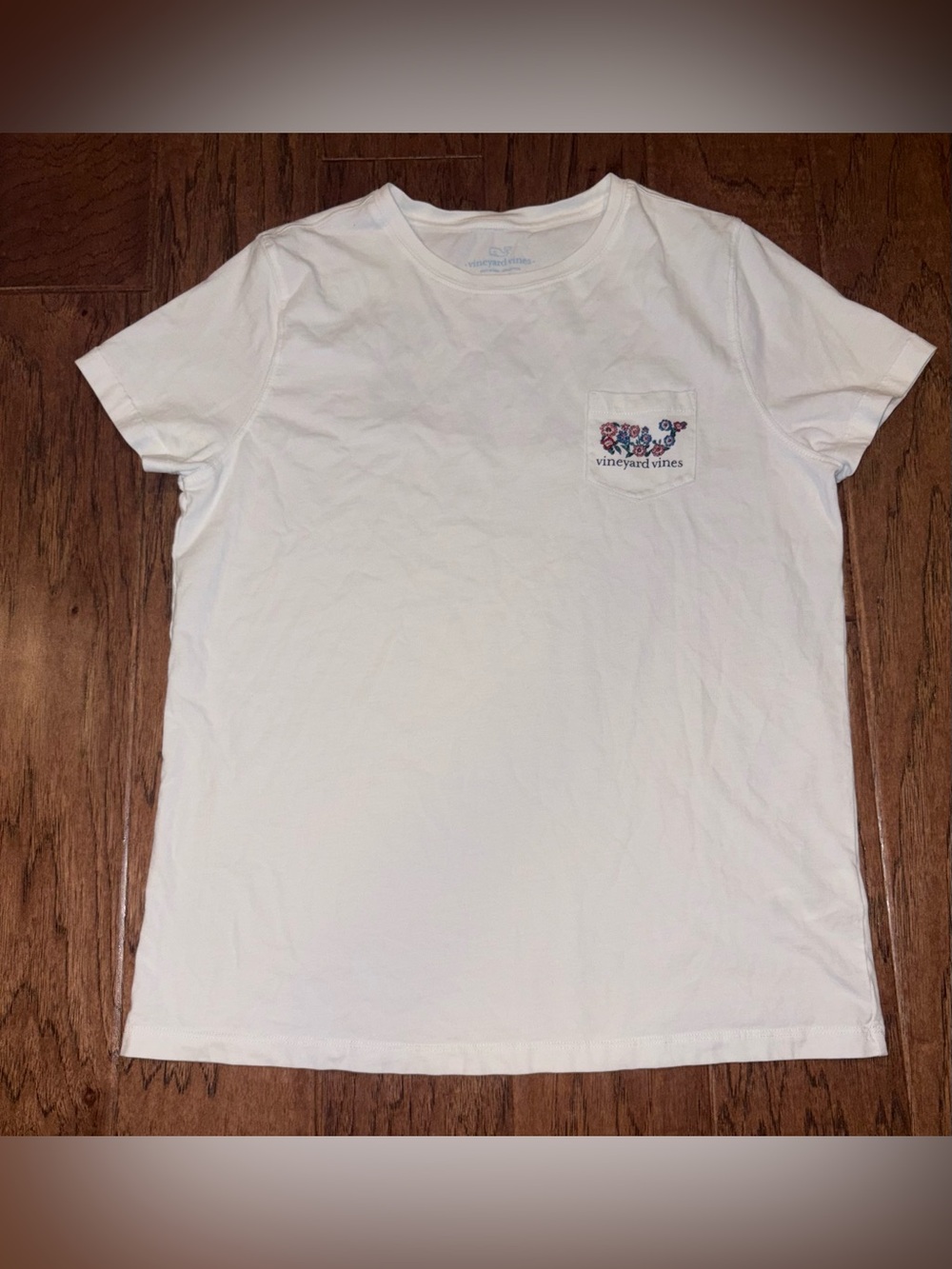 Vineyard Vines Womens Pocket Tee White Floral Whale Logo Graphic Preppy Coastal
